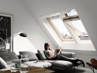 VELUX GGL tetőtéri ablak, lakkozott fa, 3-rétegű üveg 66x98 cm